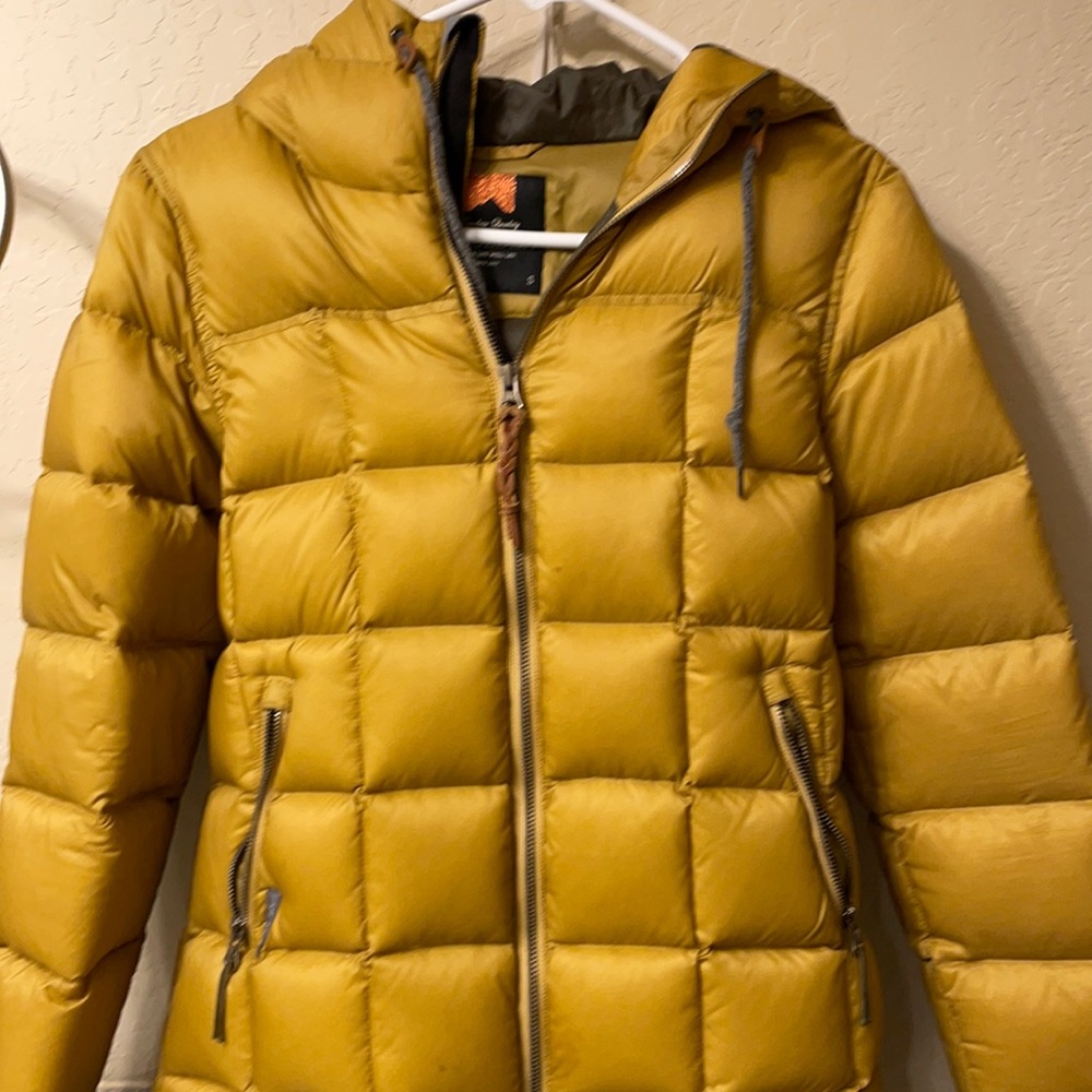 Super cute and warm puffy jacket!!
